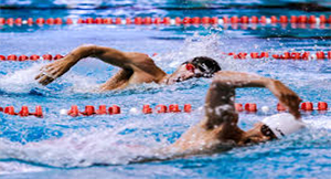 مسابقات شنا به مناسبت دهه مبارک فجر در کیش برگزار شد